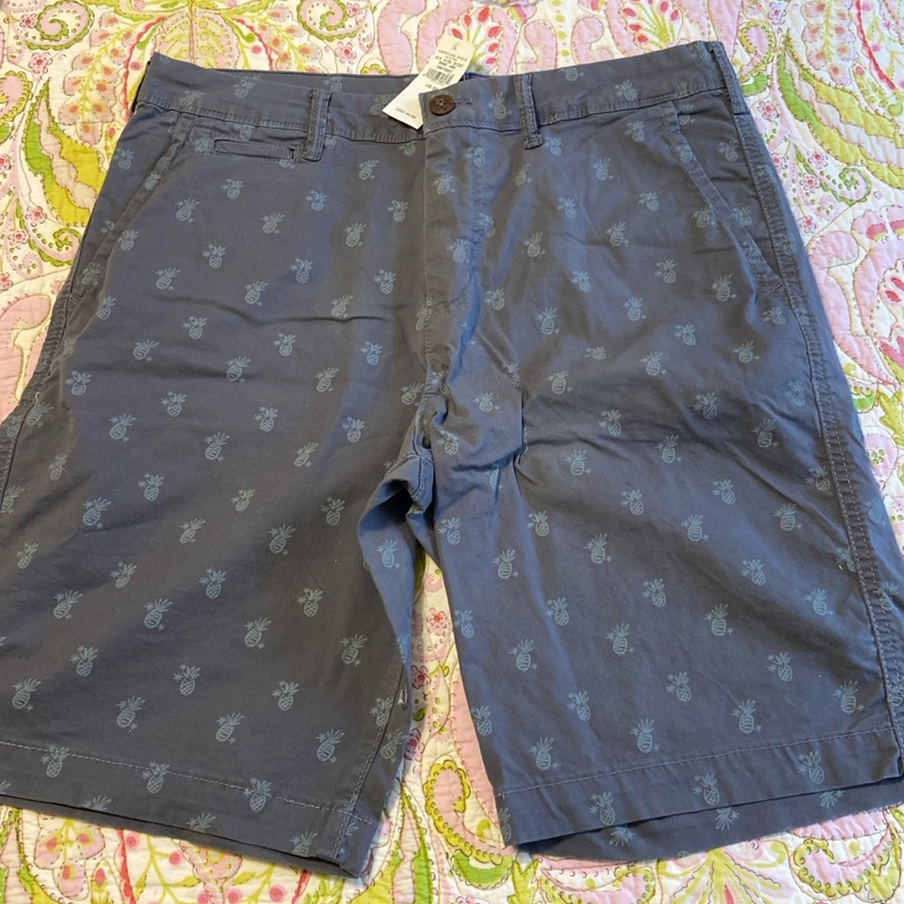 Men’s American Eagle shorts